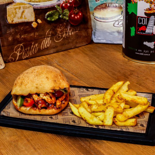 Pitta BBQ Tavuklu Sandviç