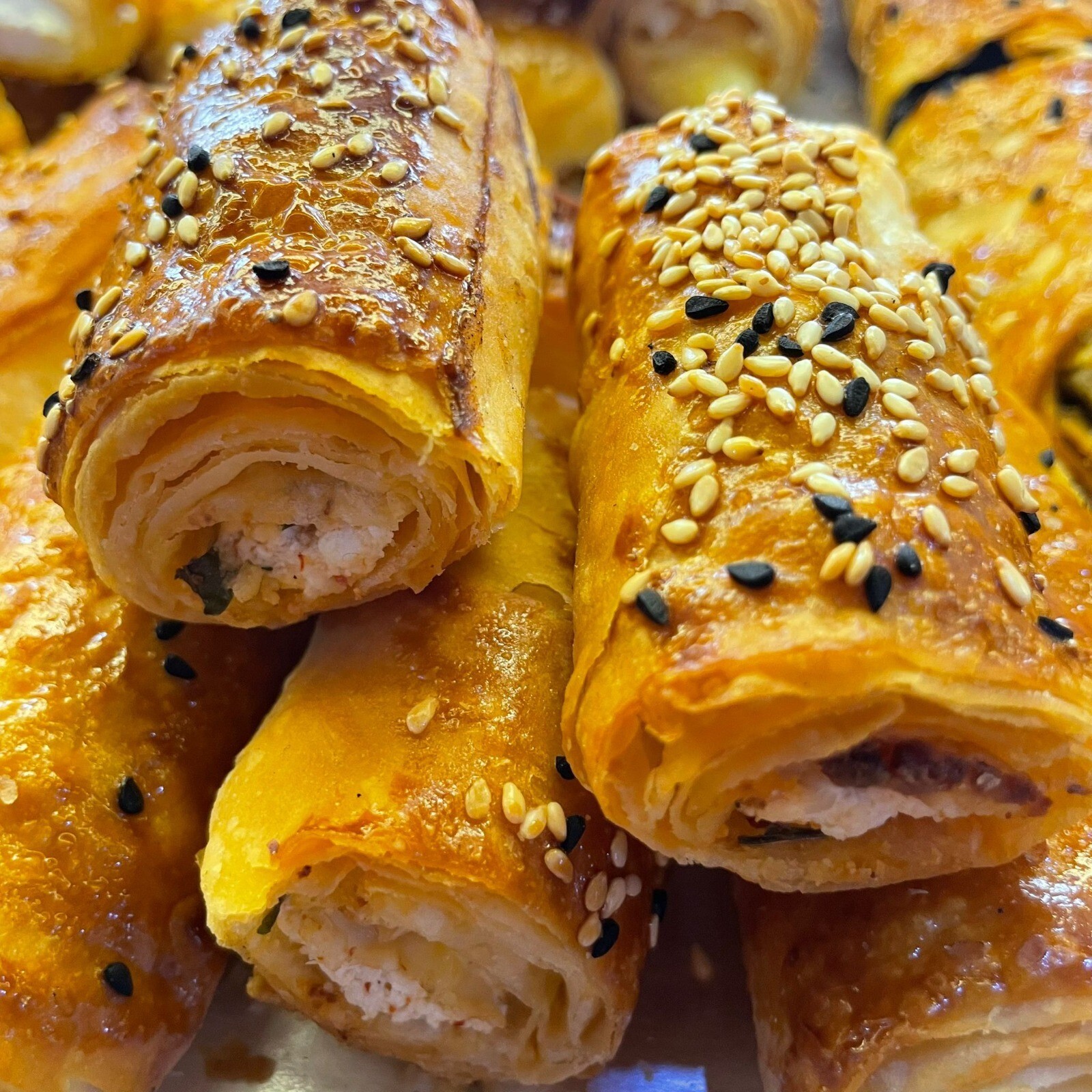 Lor Peynirli Sigara Böreği (1 kg)