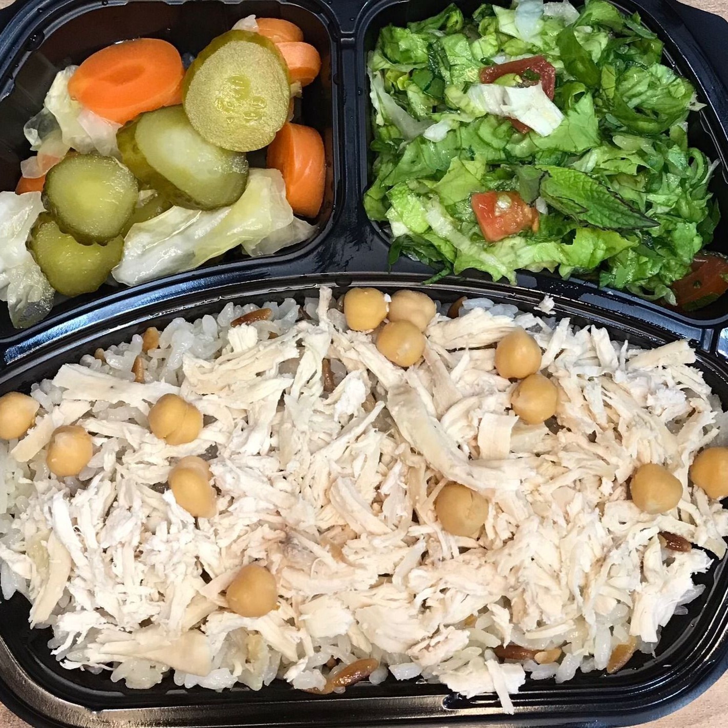 Tavuklu Nohutlu Pilav + Kola + Tatlı