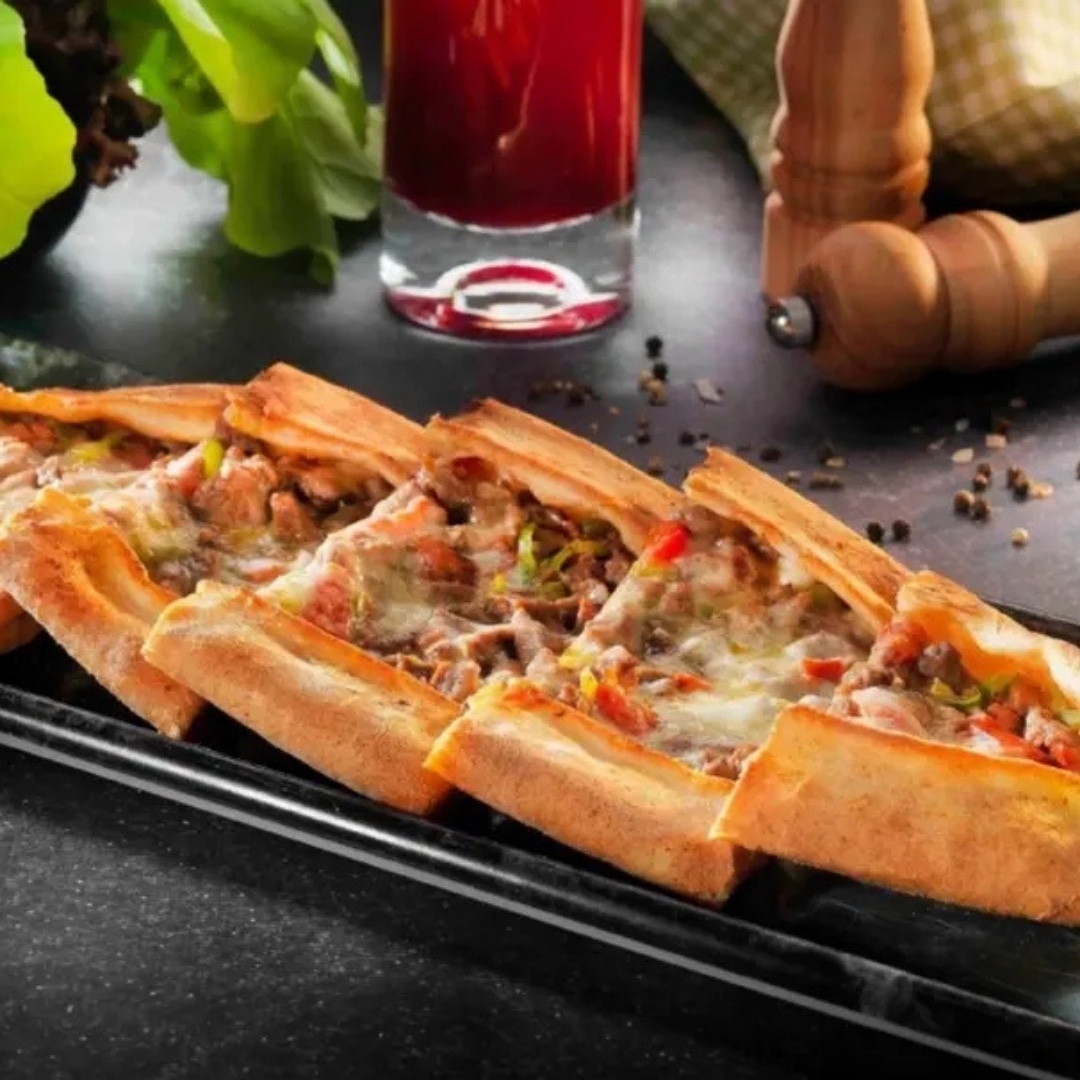 Kaşarlı Kuşbaşılı Pide