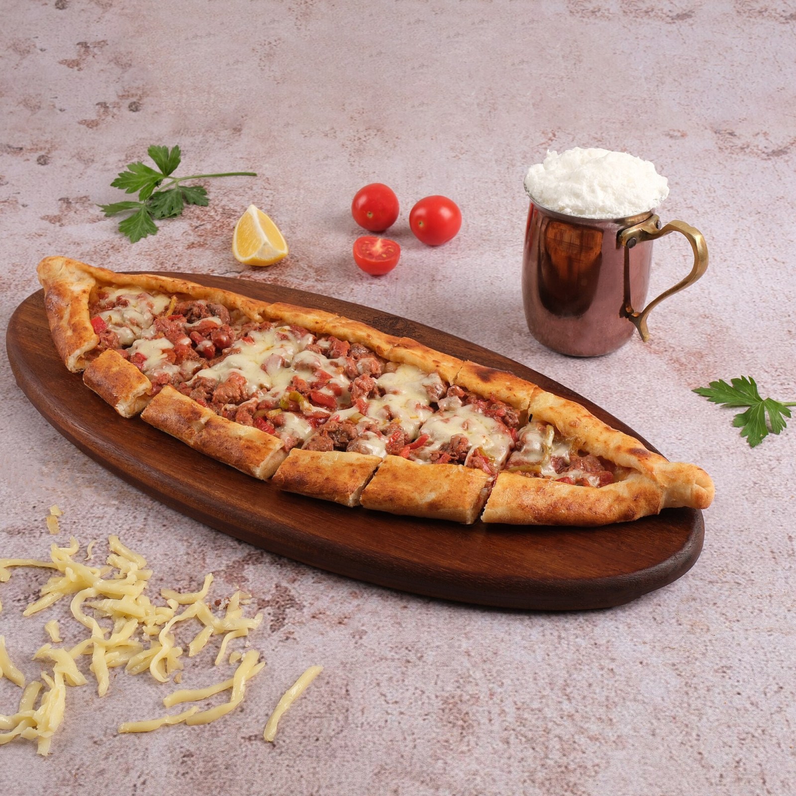 Kuşbaşılı Kaşarlı Pide