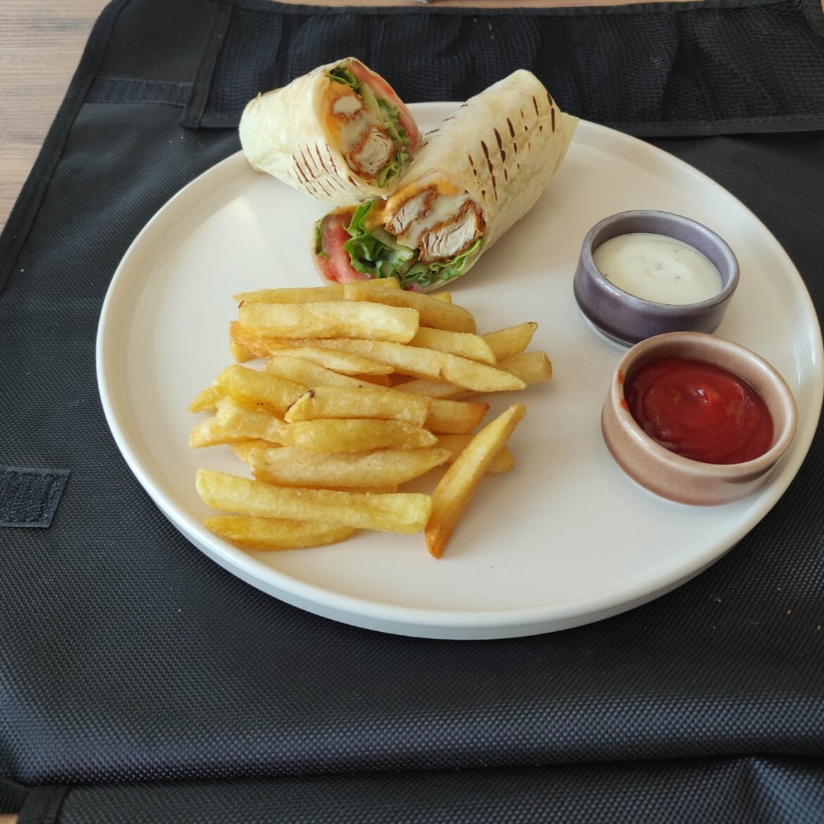 Izgara Tavuk Wrap +coca cola