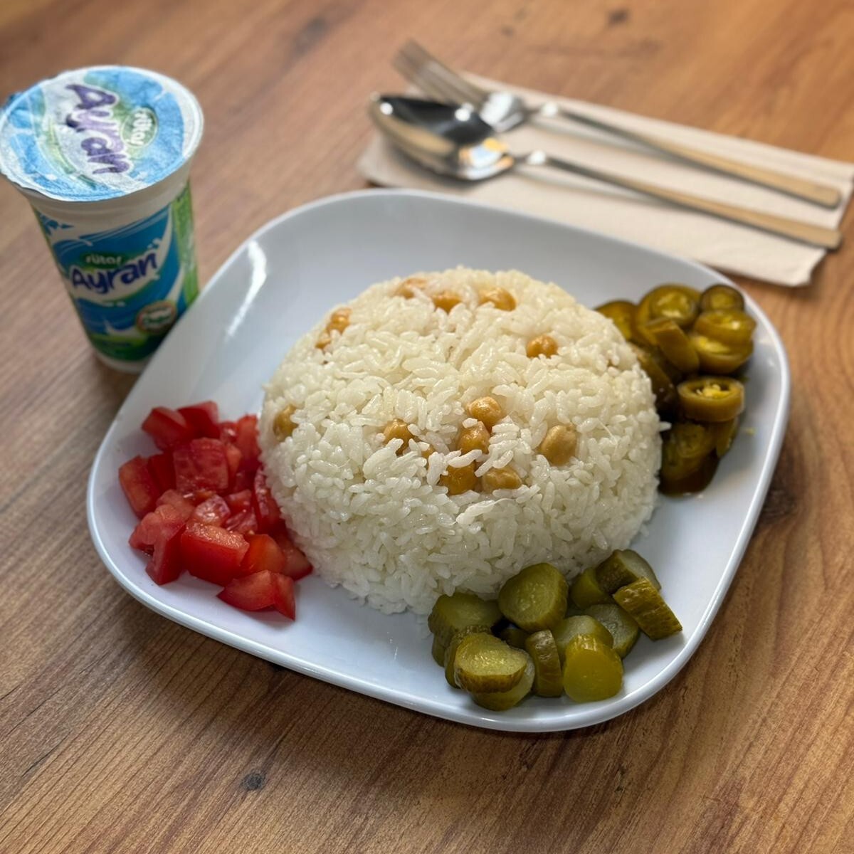 Sade Pilav Tek + Ayran (175ml)