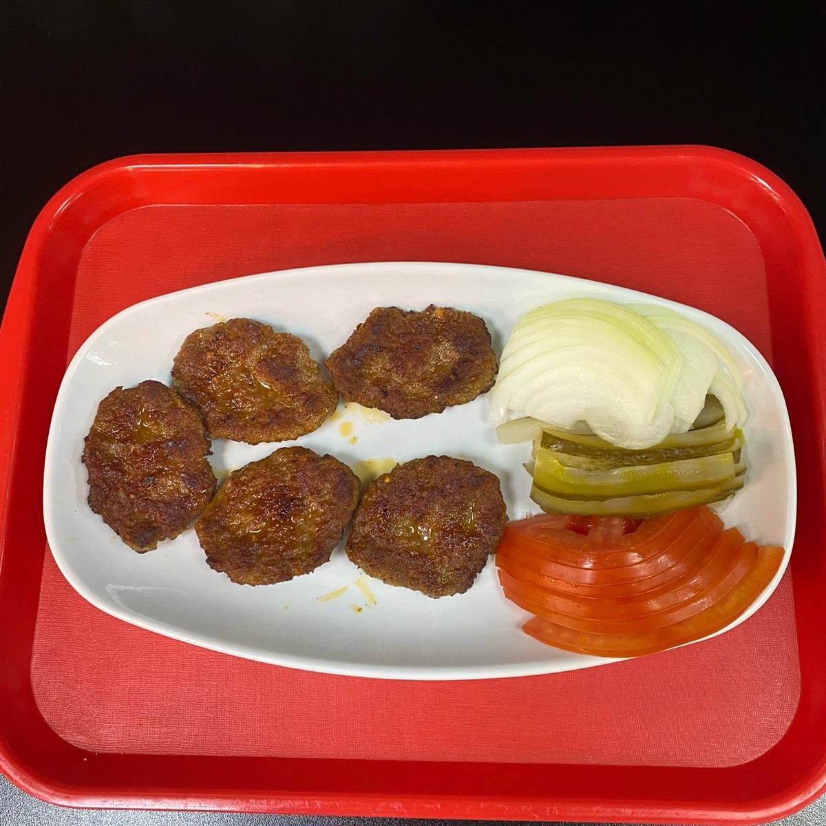 Tabakta Izgara Köfte
