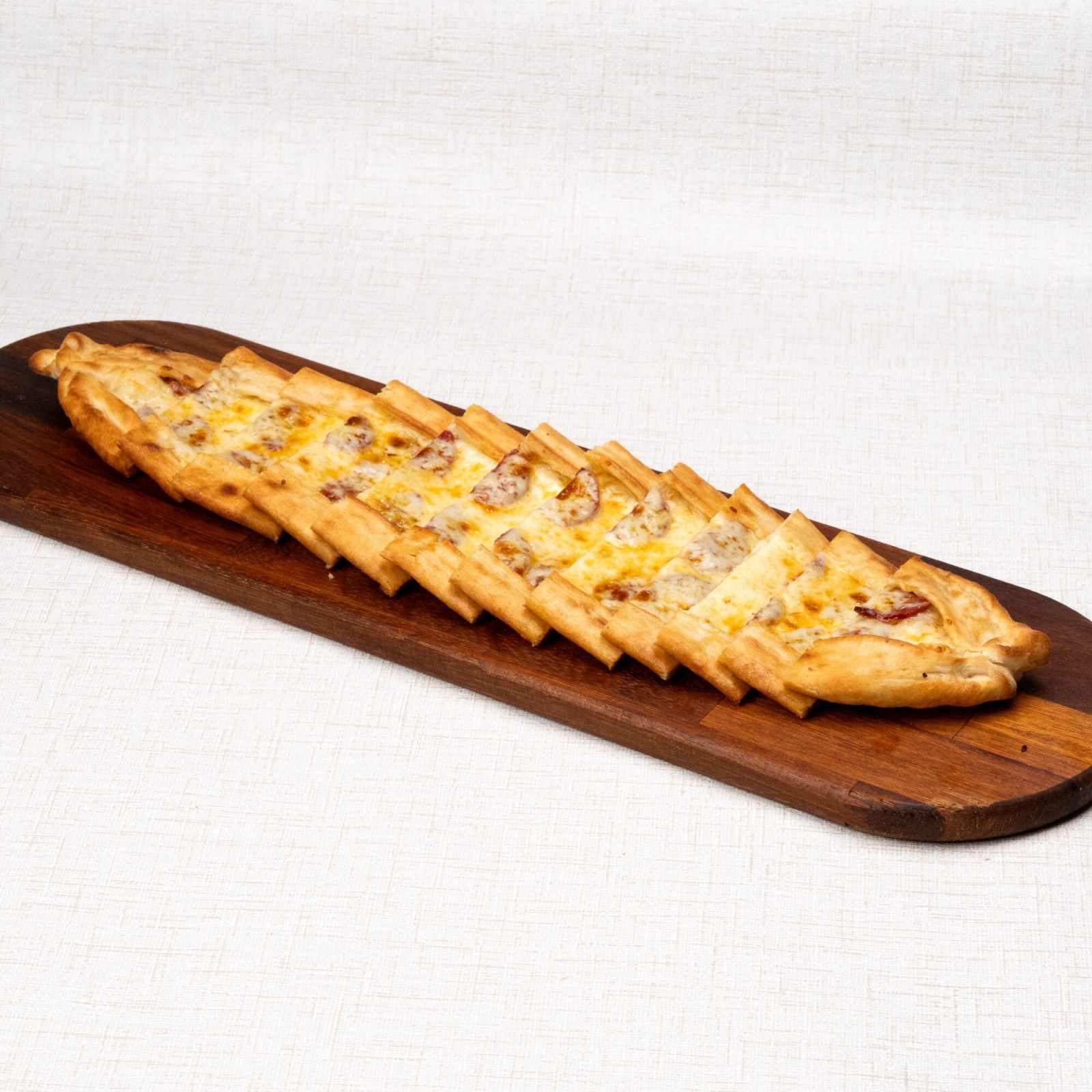 Sucuklu Kaşarlı Pide