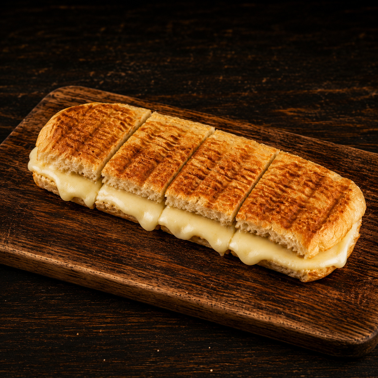 Yarım Ekmek Kaşarlı Tost