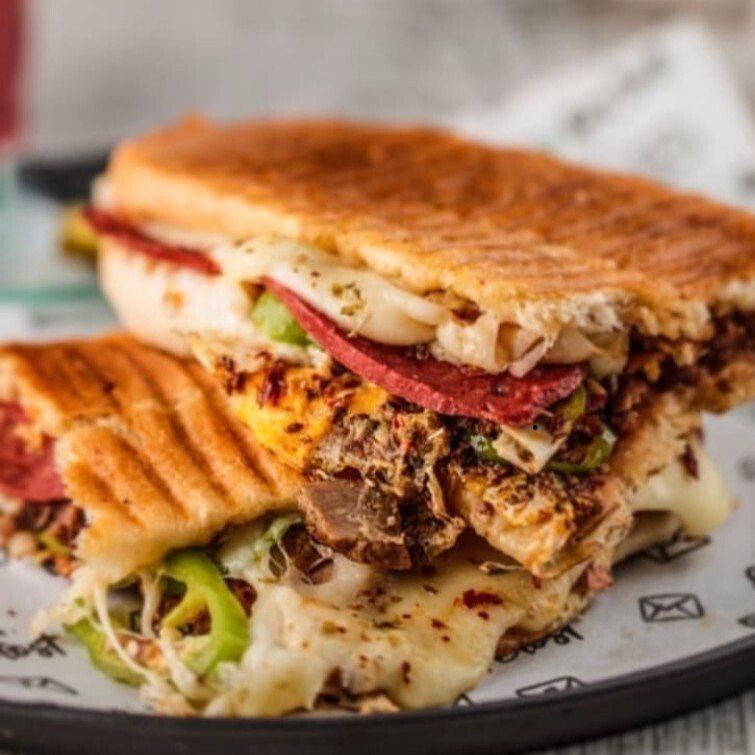 Bomba Atom Tost Ayran Menü