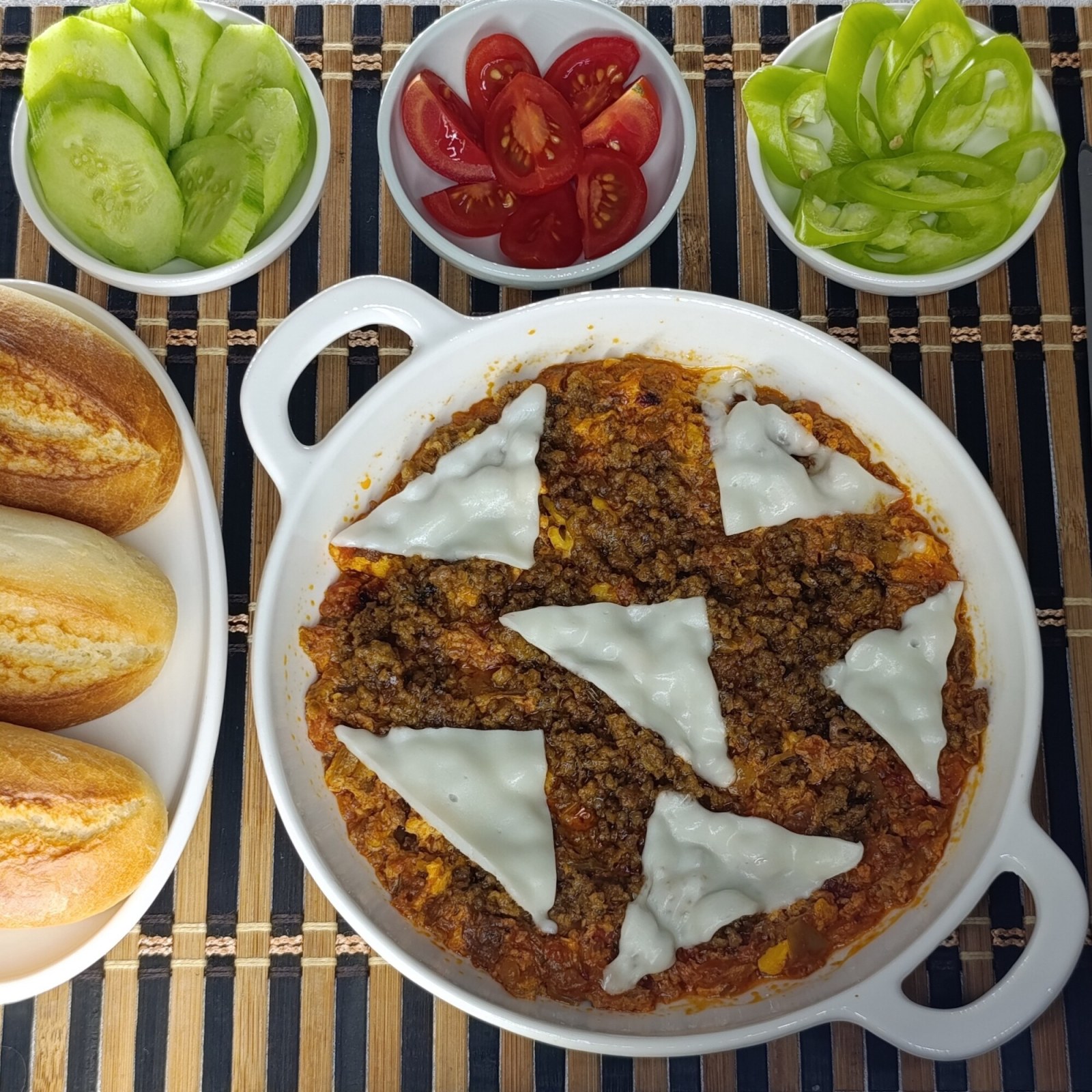 Kıymalı Kaşarlı Menemen