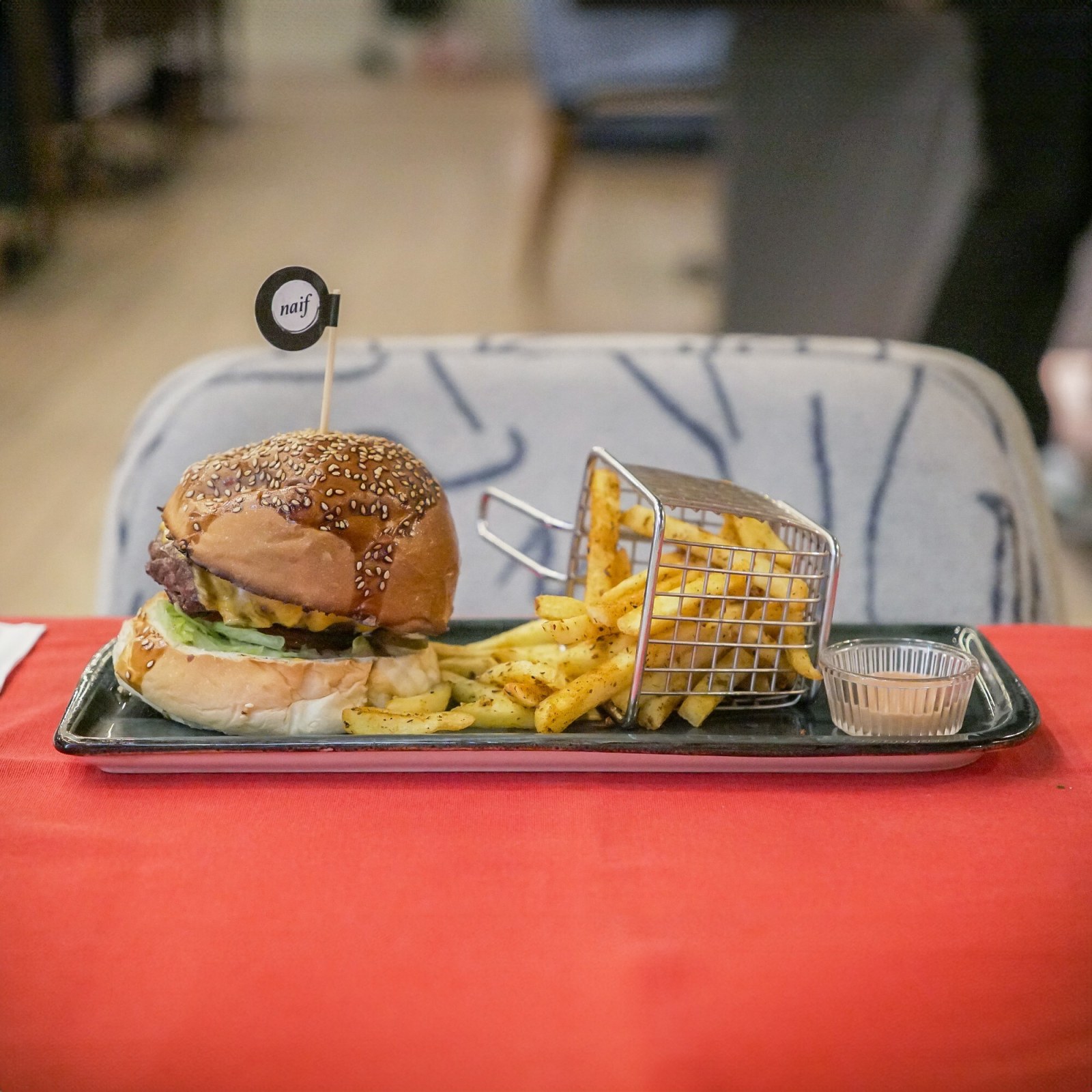 CHEESEBURGER
