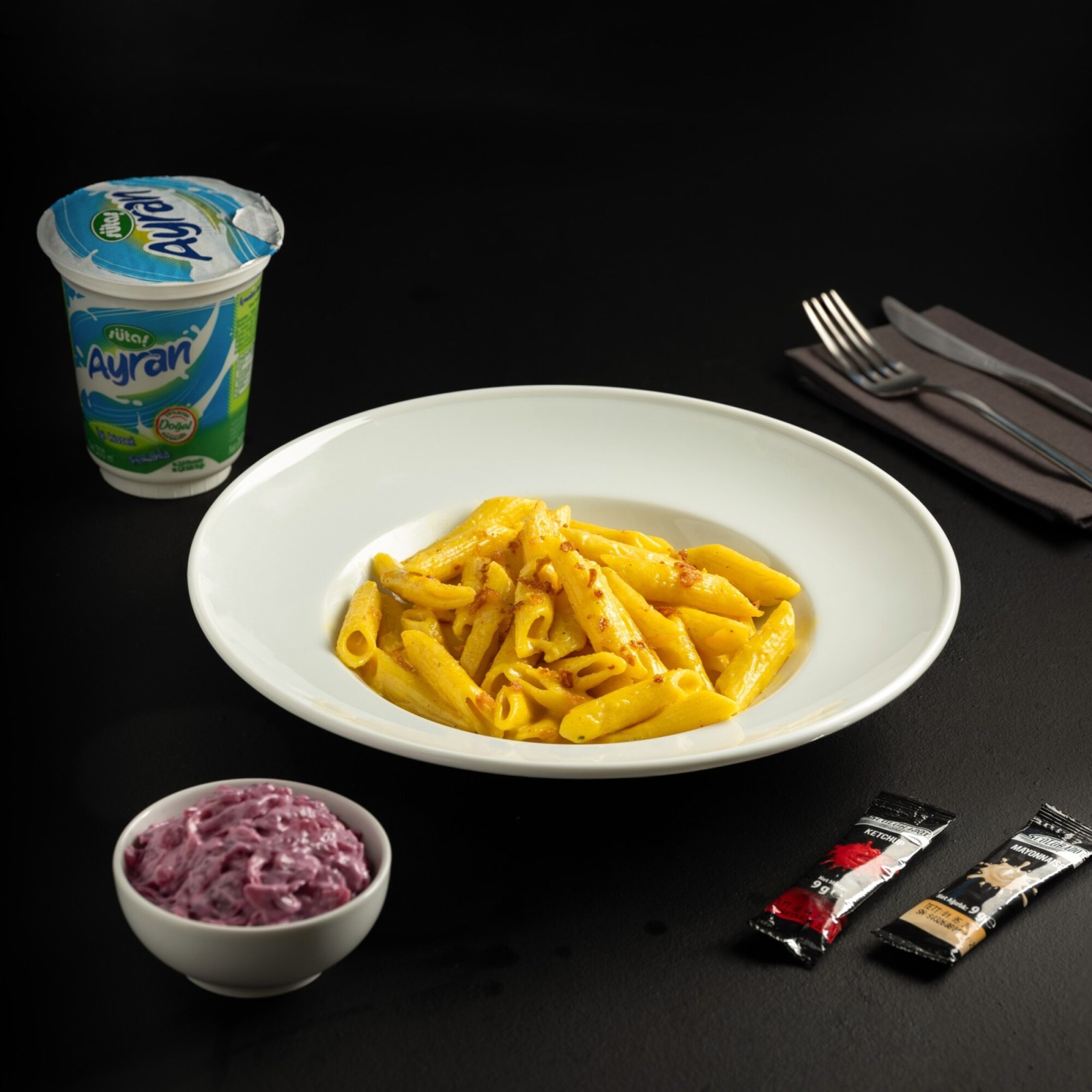 Köri Soslu Makarna Menü