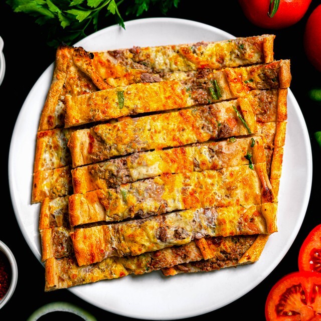 Karışık Yumurtalı Pide