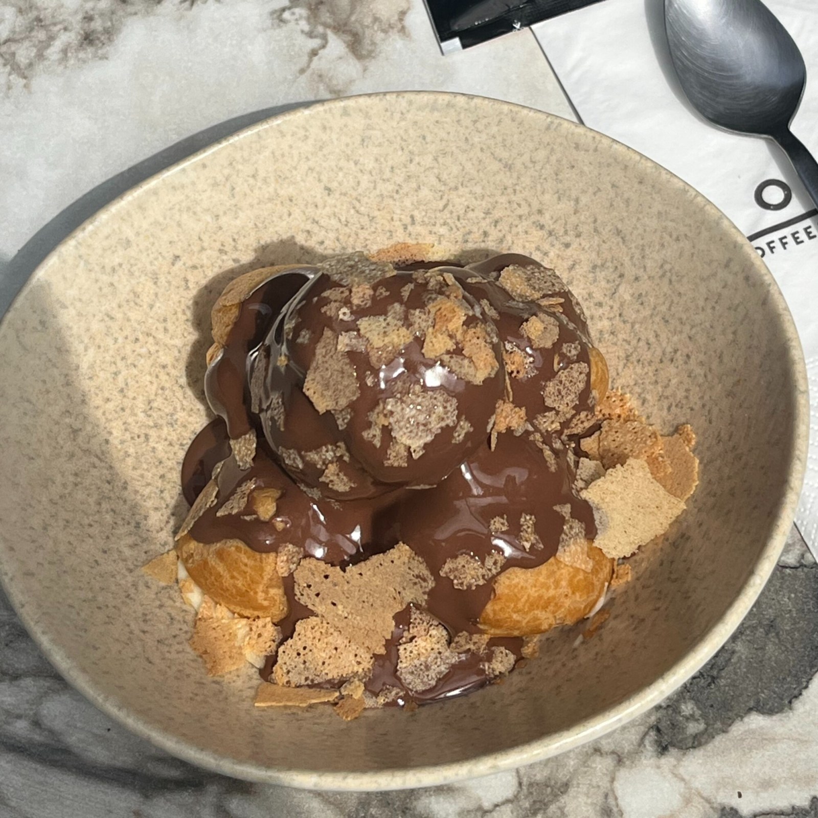 Belçika Çikolatalı Profiterol