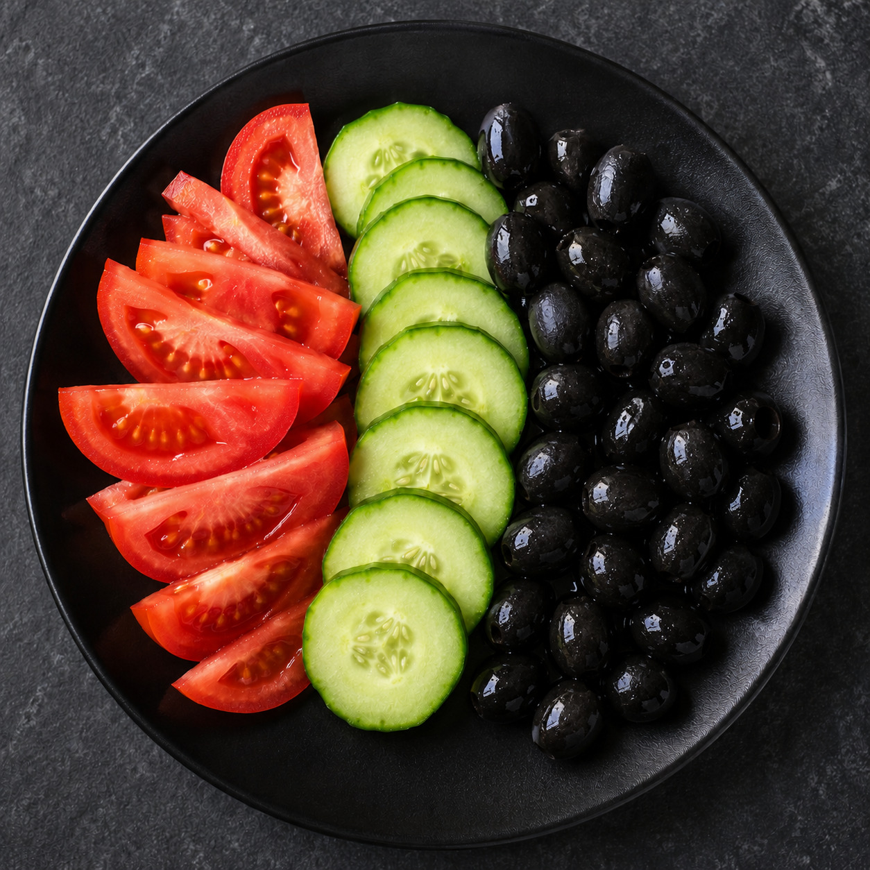 Söğüş (Domates, Salatalık, Zeytin)