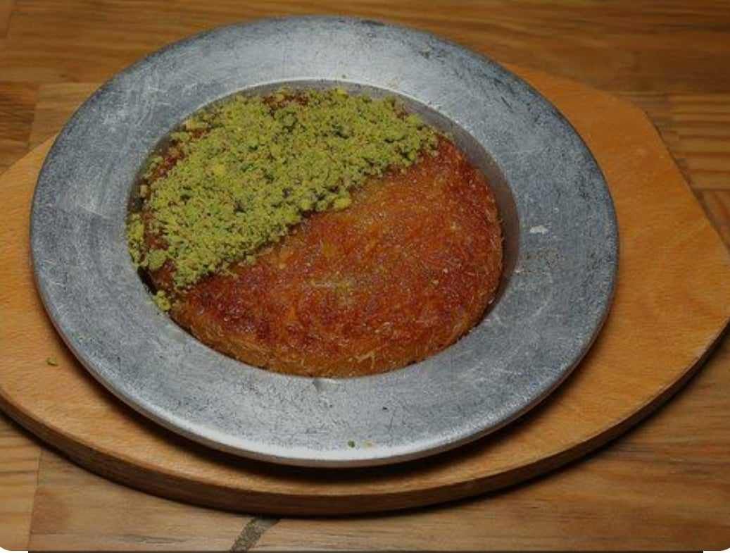Yarı yarıya künefe Bir kisilik