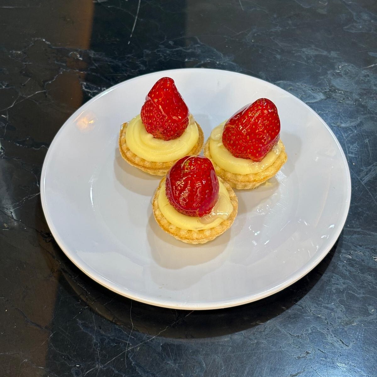 Çilekli Tartolet gr.(250)