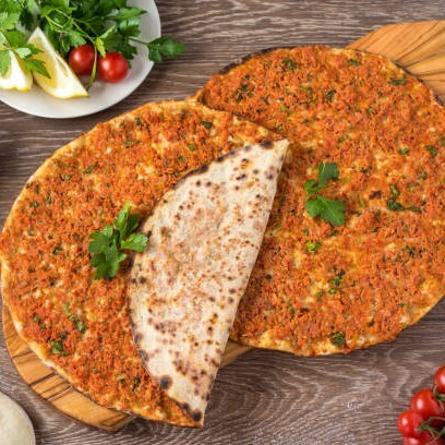 4 Lahmacun + İçecek