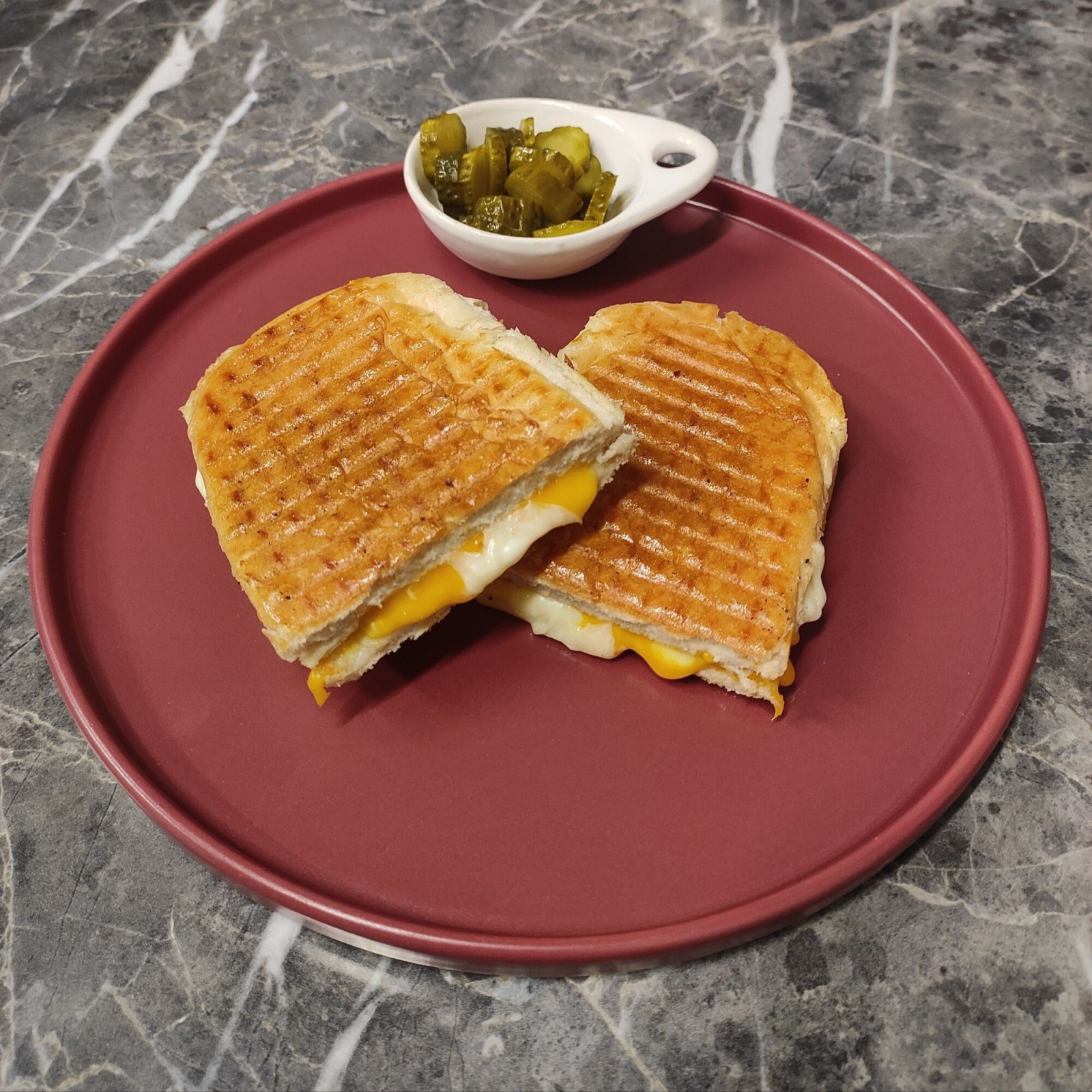 3 Peynirli Tost Menü