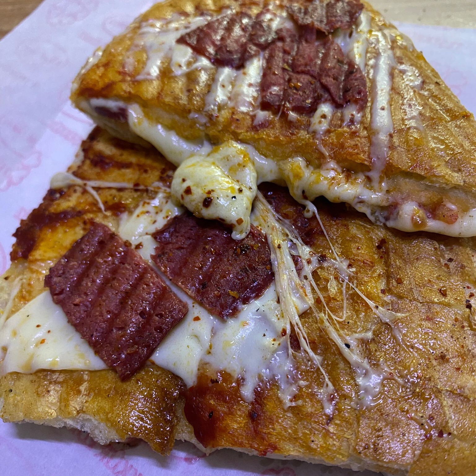 Karışık Sucuk-Kaşar Tost (Yarım Ekmek)