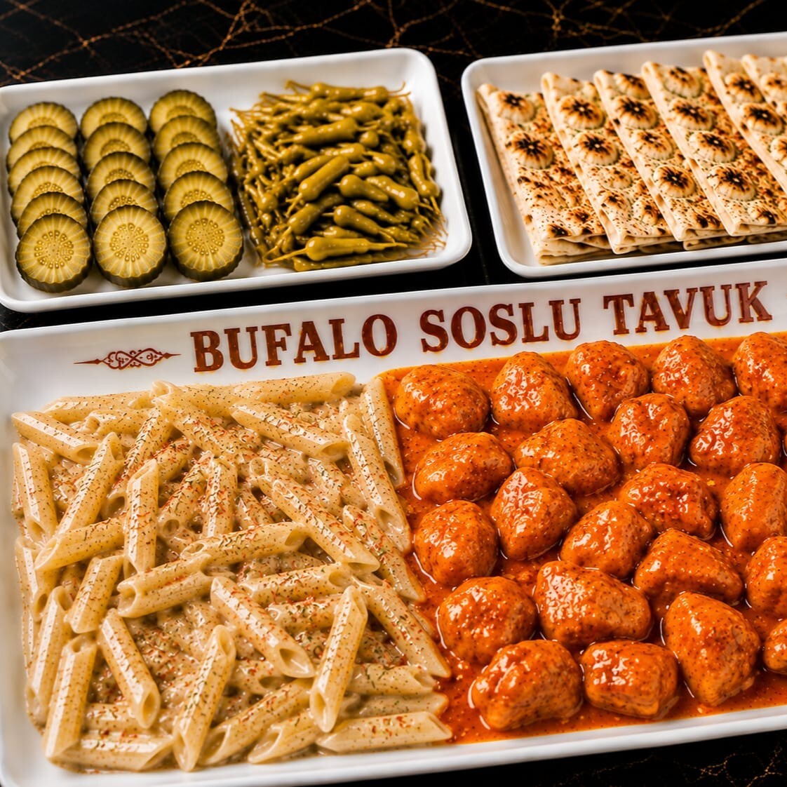 Bufalo Soslu Tavuk & Kremalı Penne Makarna