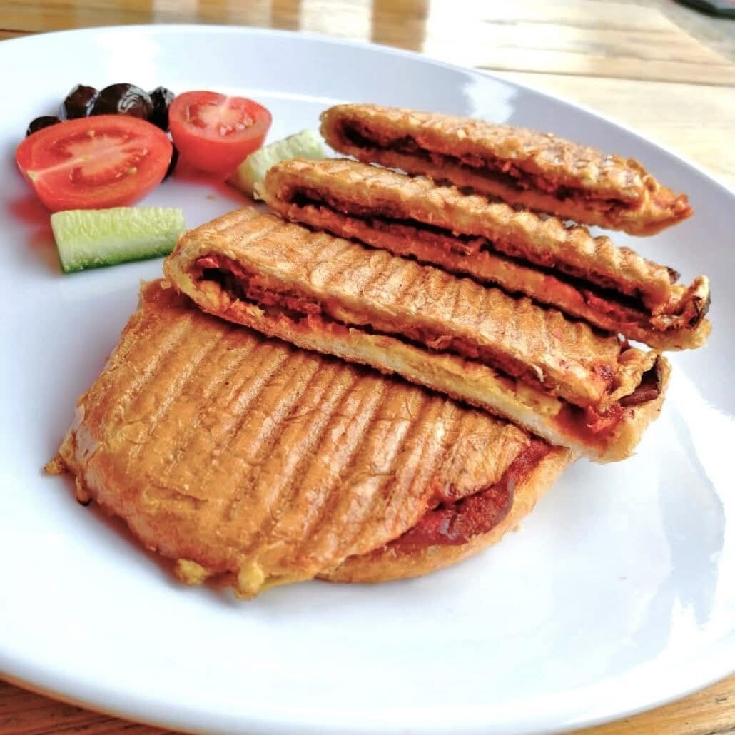 Sucuklu Tost (Tam Ekmek)
