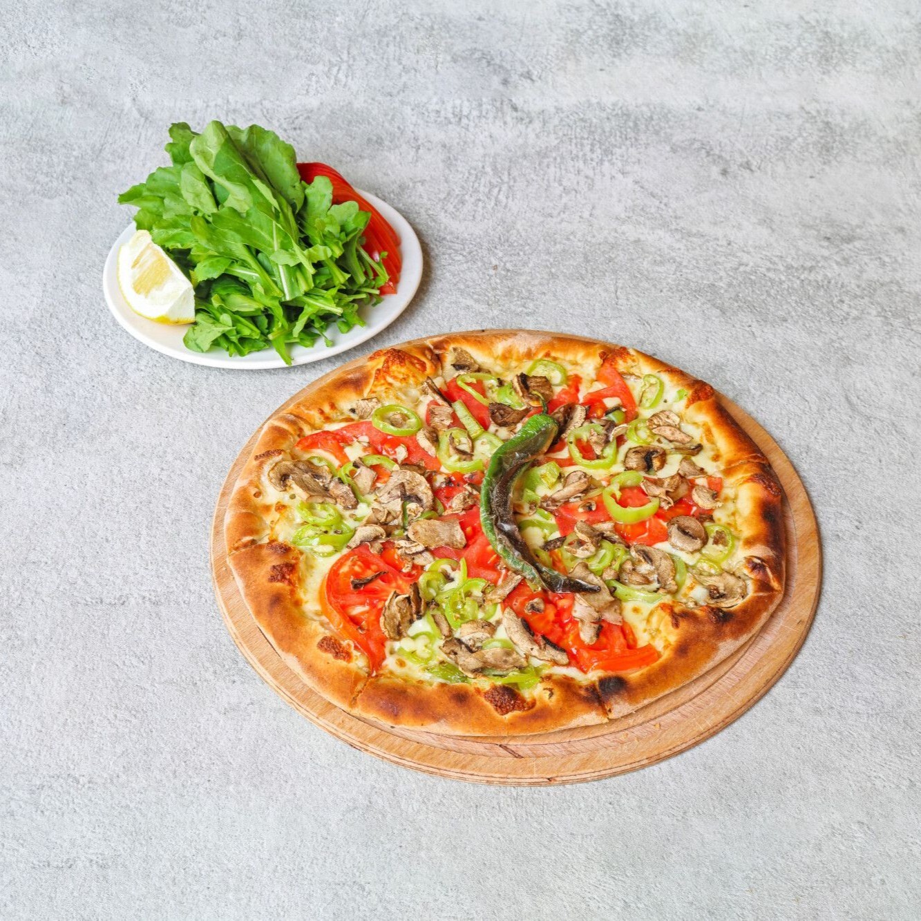 Yuvarlak Sebzeli Mantarlı Pide