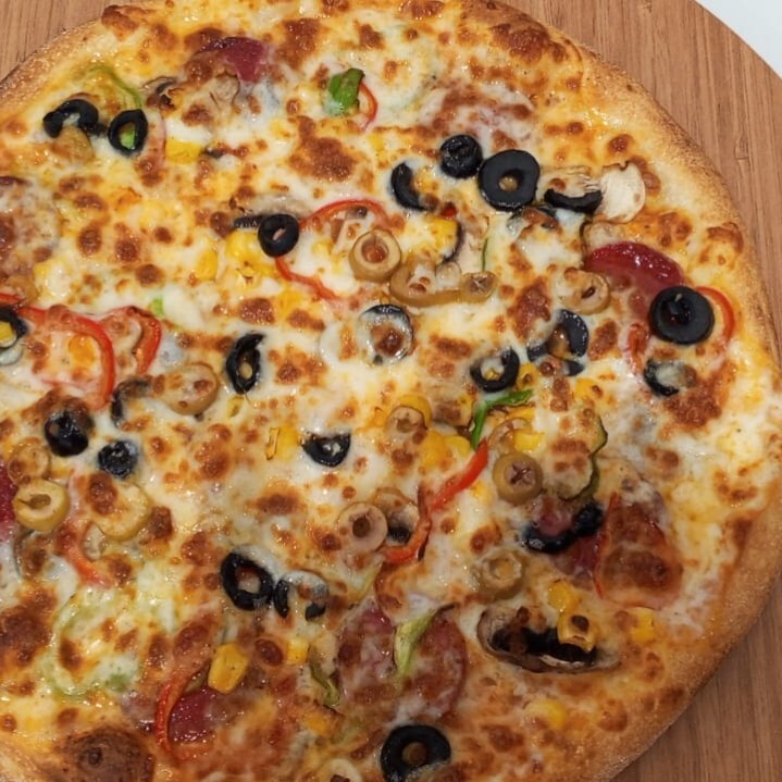 Arkadaş Menü (3 Adet) Oto Boy Bay Pizza (1 lt) Kola İle