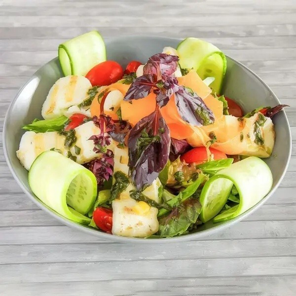 Hellim Peynirli Salata