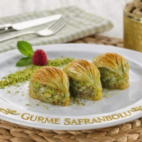 Fıstıklı Midye Baklava (750 gr)