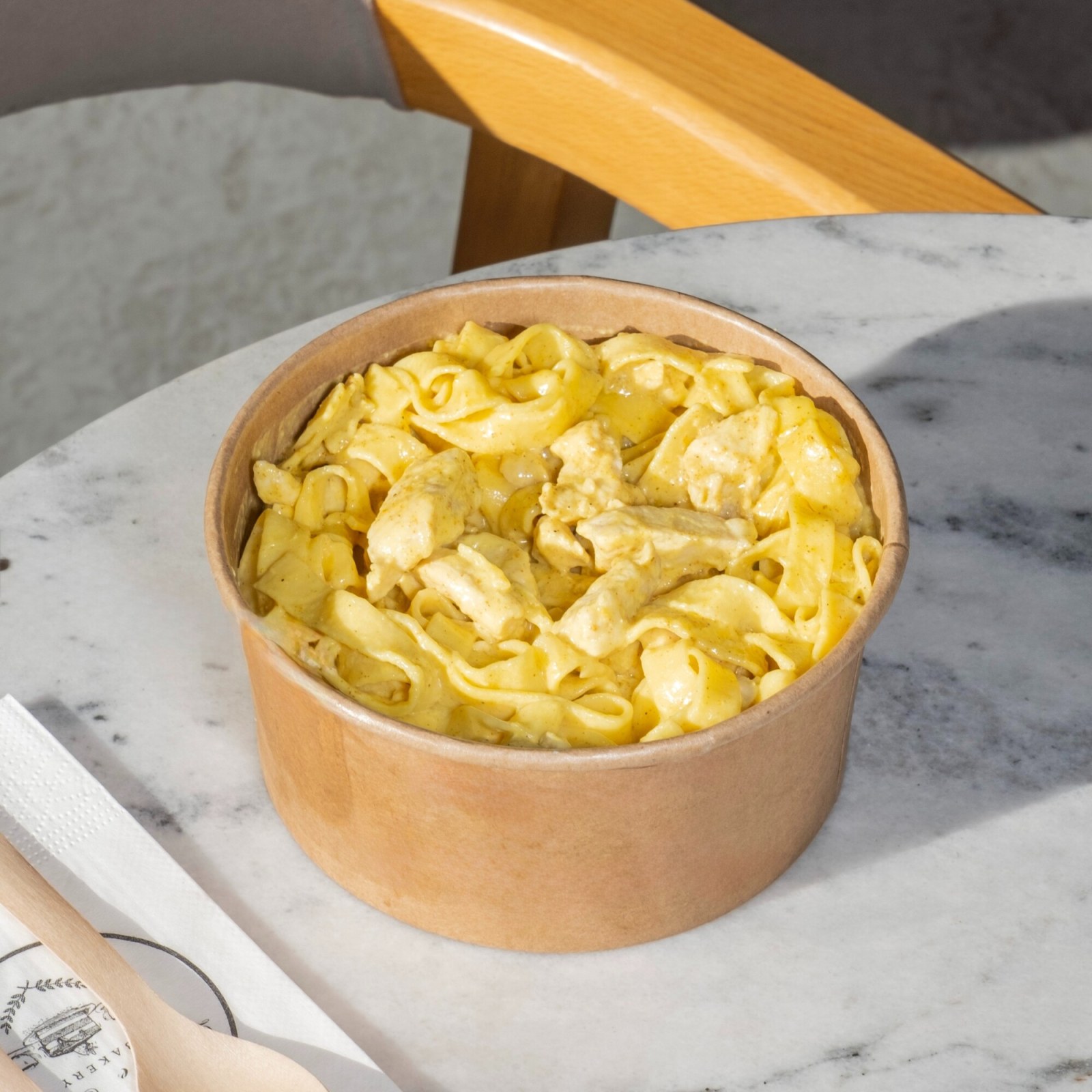 Fettuccine Köri Soslu Tavuk