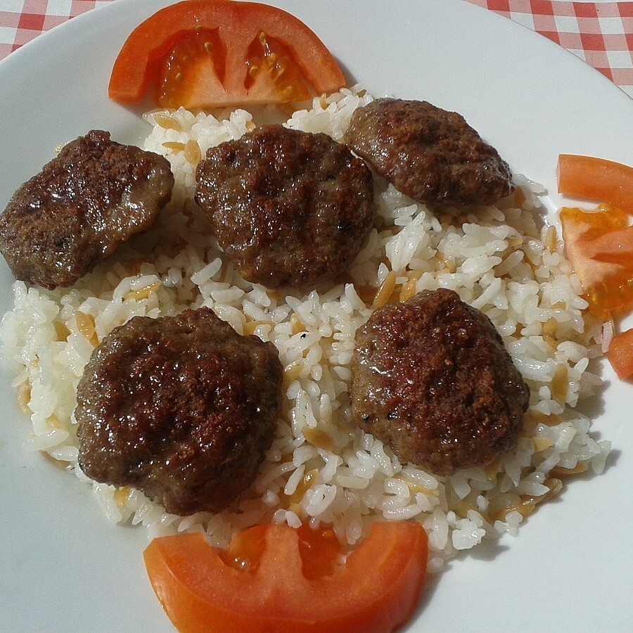 Pilav Üzeri Köfte
