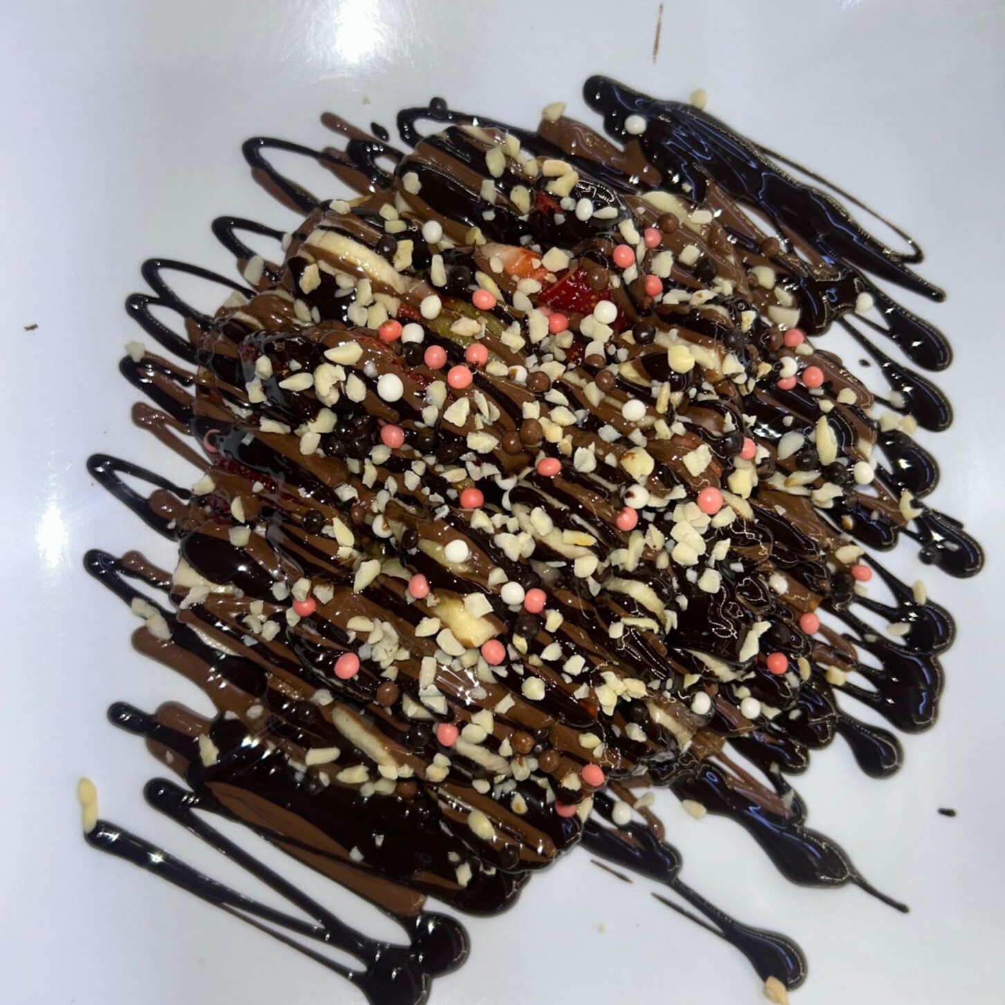 Sütlü & Bitter Çikolata Soslu Waffle