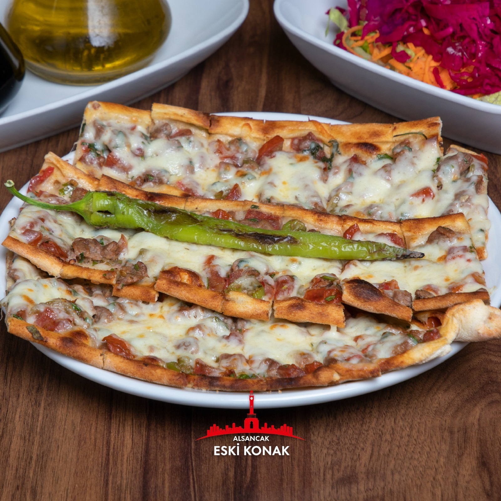 Kuşbaşılı Kaşarlı Pide