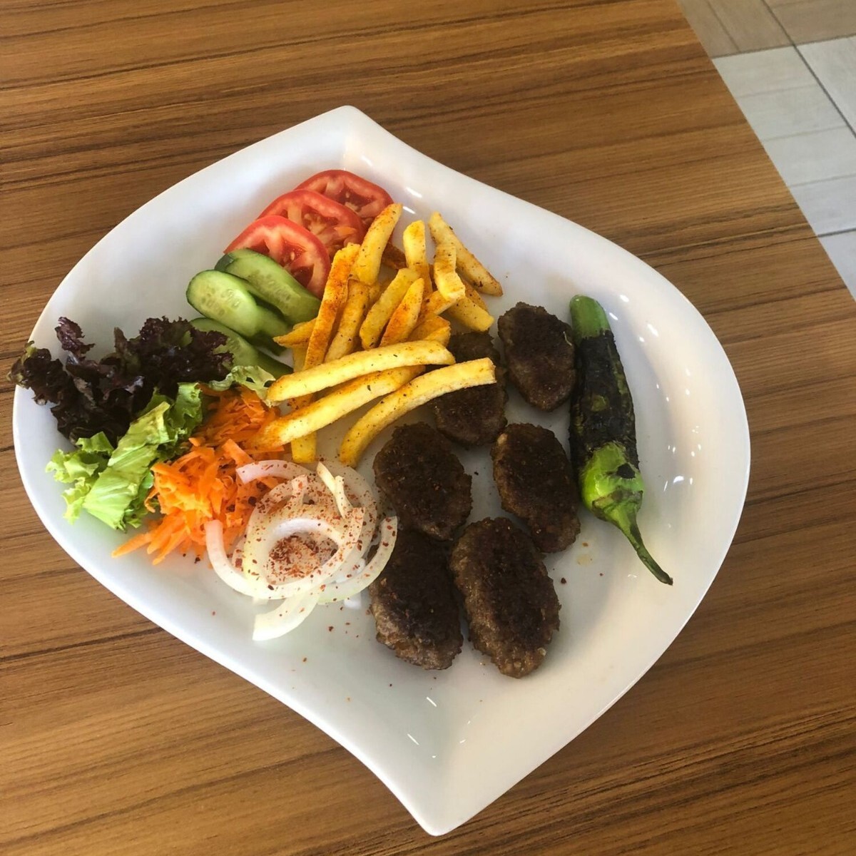 Köfte Servis