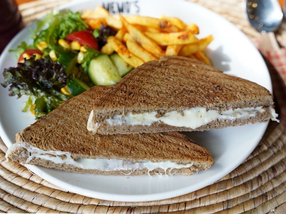 3 Peynirli Tost