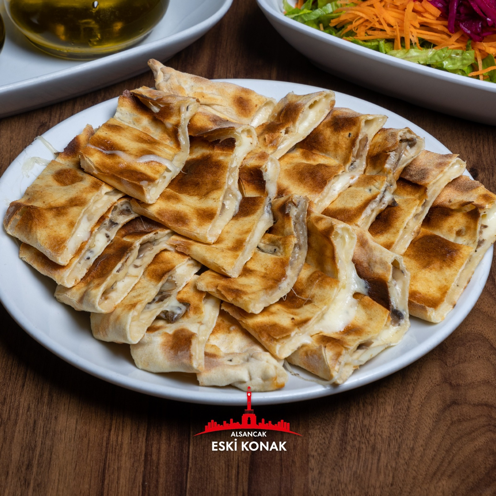 Kaşarlı Mantarlı Pide