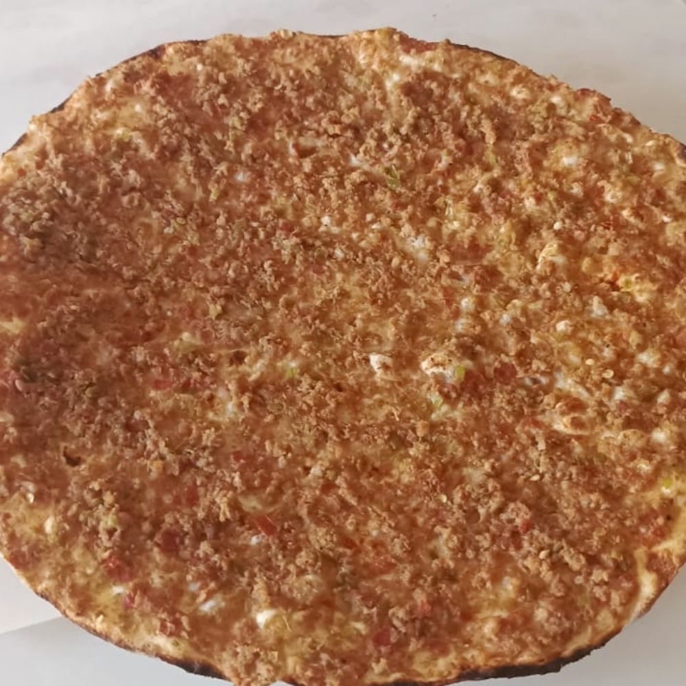 Lahmacun Menü (2Adet)ACISIZ) + Salata + (Sürpriz İkram)