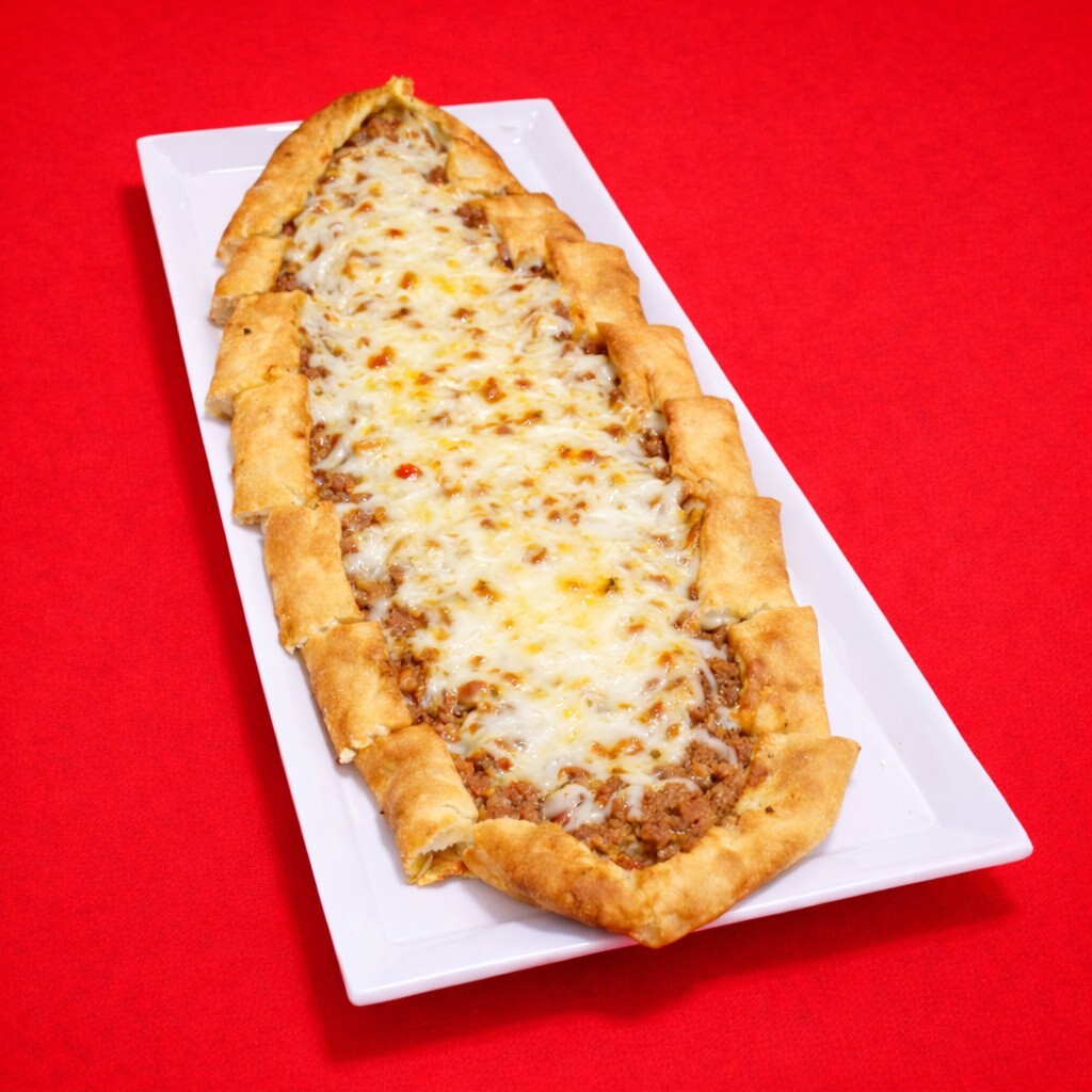 Kıymalı Kaşarlı Pide