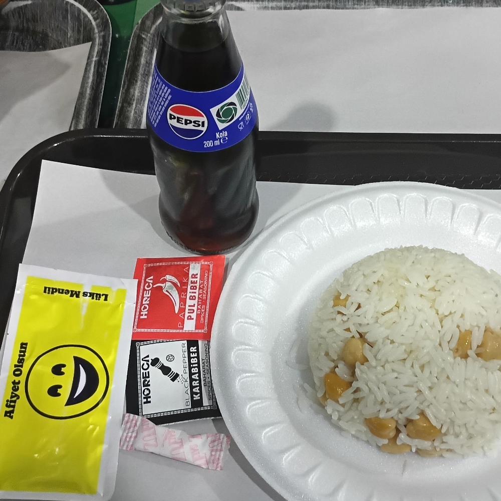 Nohutlu Pilav 4 kişilik + Pepsi şişe kola