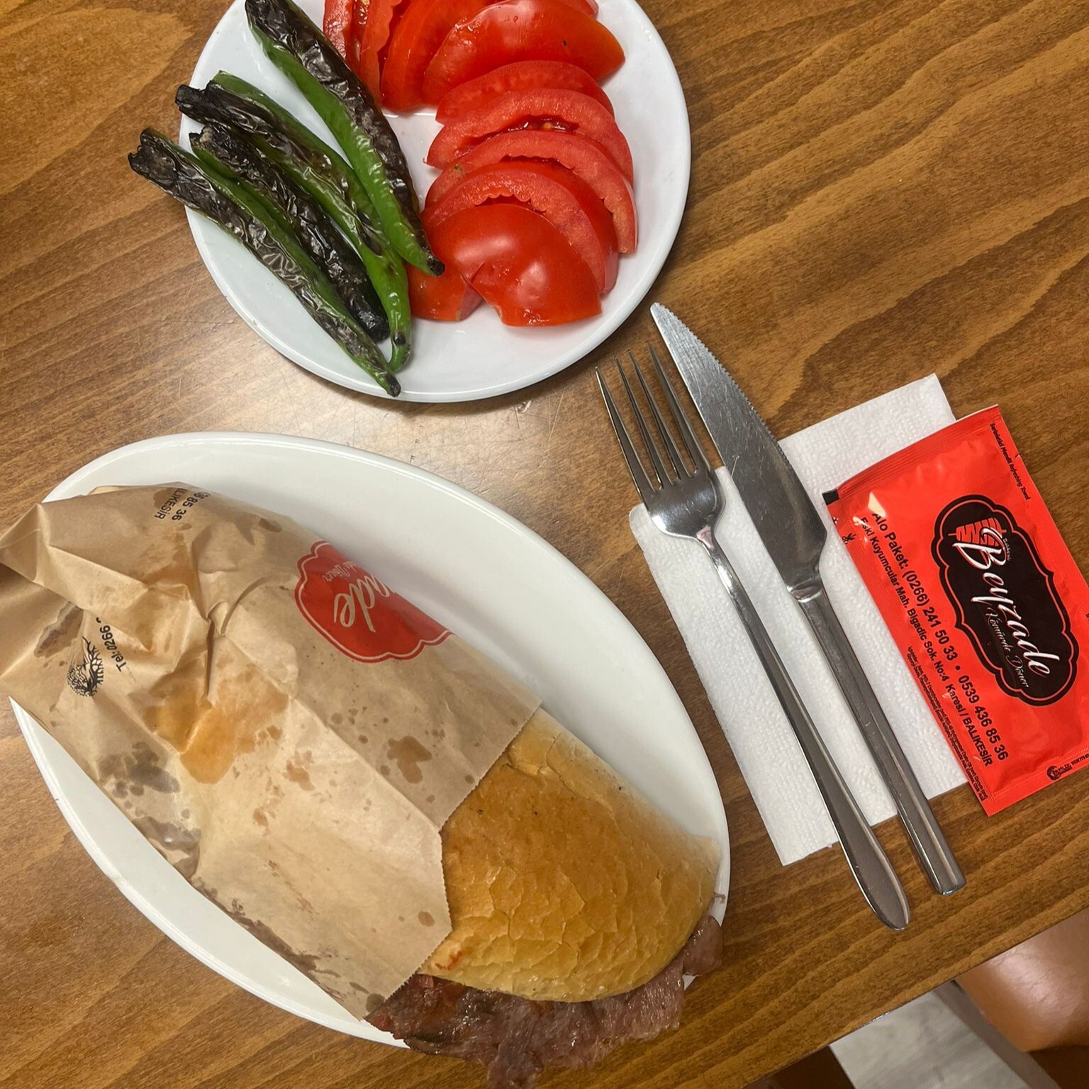 Yarım Ekmek Arası Et Döner