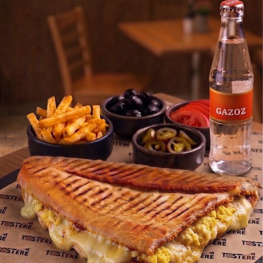 Yumurtalı Kaşarlı Tost Menü