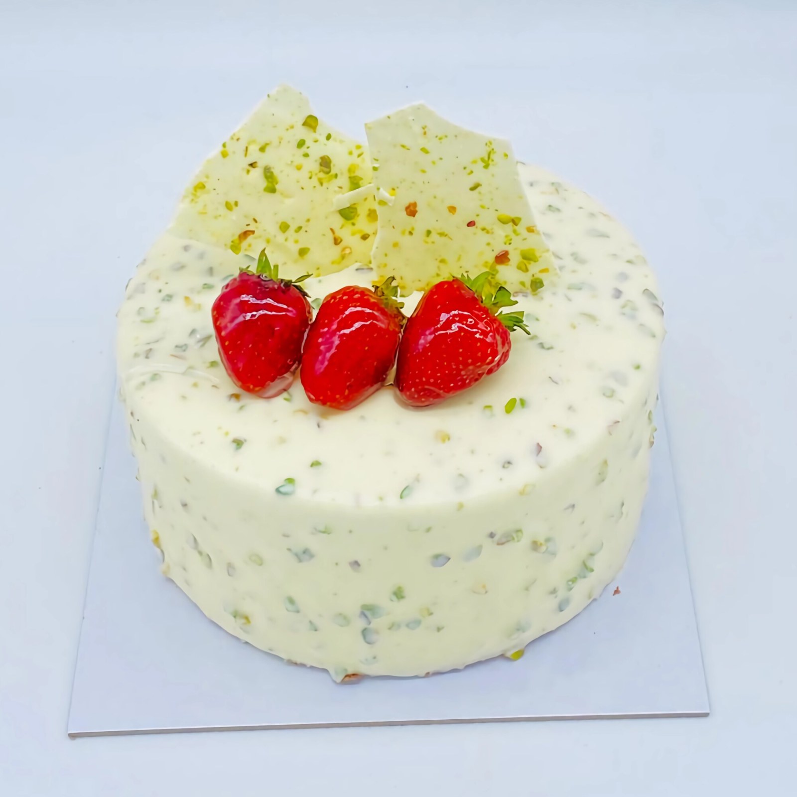 Çilek Fıstık Çikolatalı Pasta (8 Kişilik)