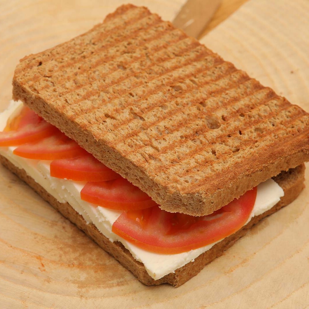Beyaz Peynir - Domatesli Tost Eko