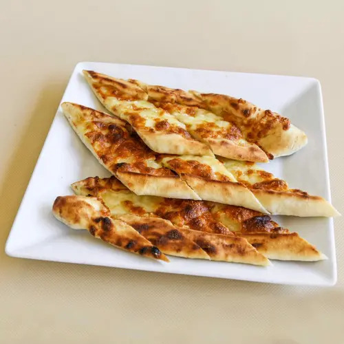 Kıymalı Kaşarlı Trabzon Pidesi
