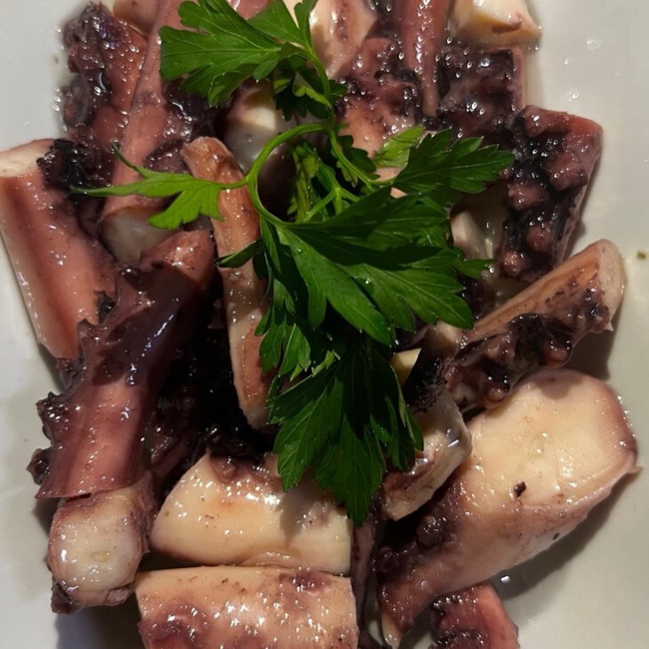 Ahtapot Salatası