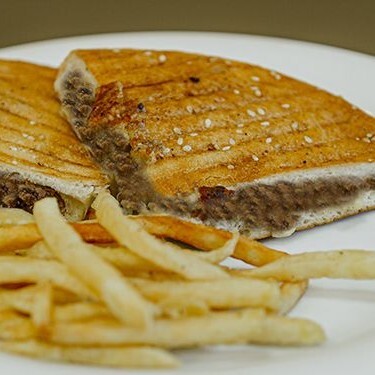 Kavurmalı Kaşarlı Tost