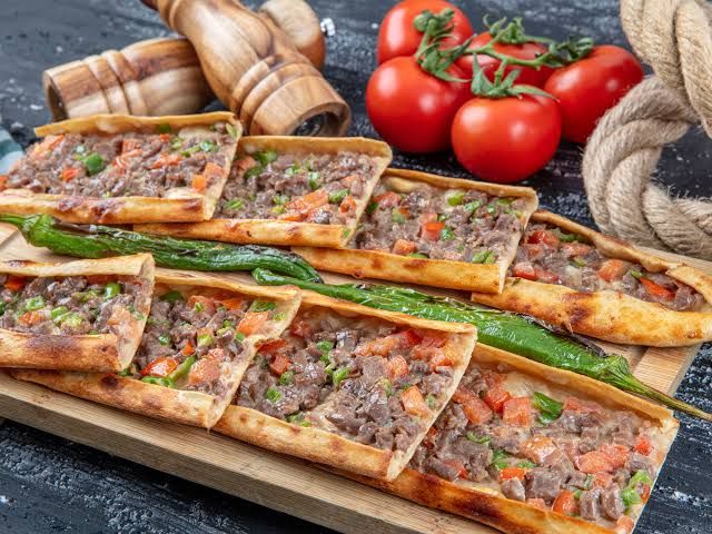 Kuşbaşılı Pide