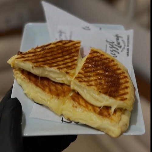 Kaşarlı Bazlama Tost
