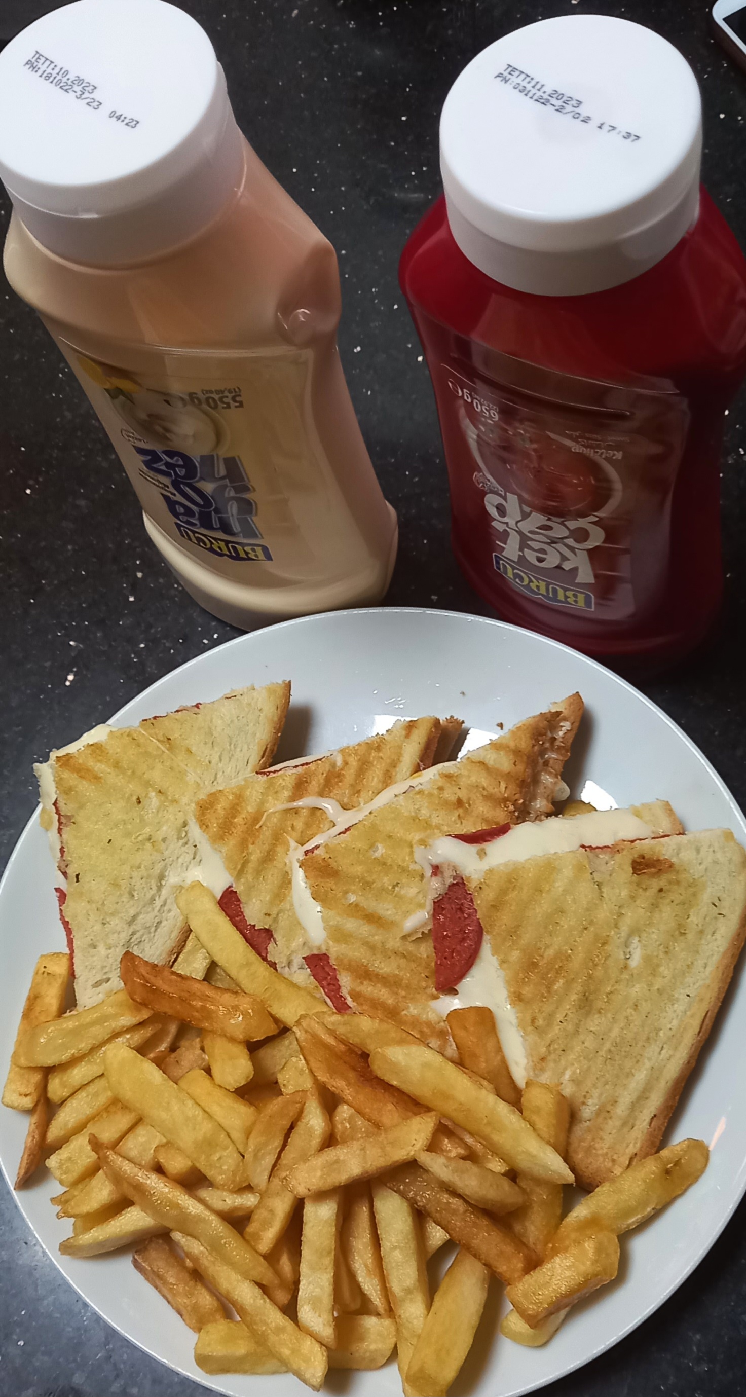 Bazlama Ekmek Arası Karışık Tost