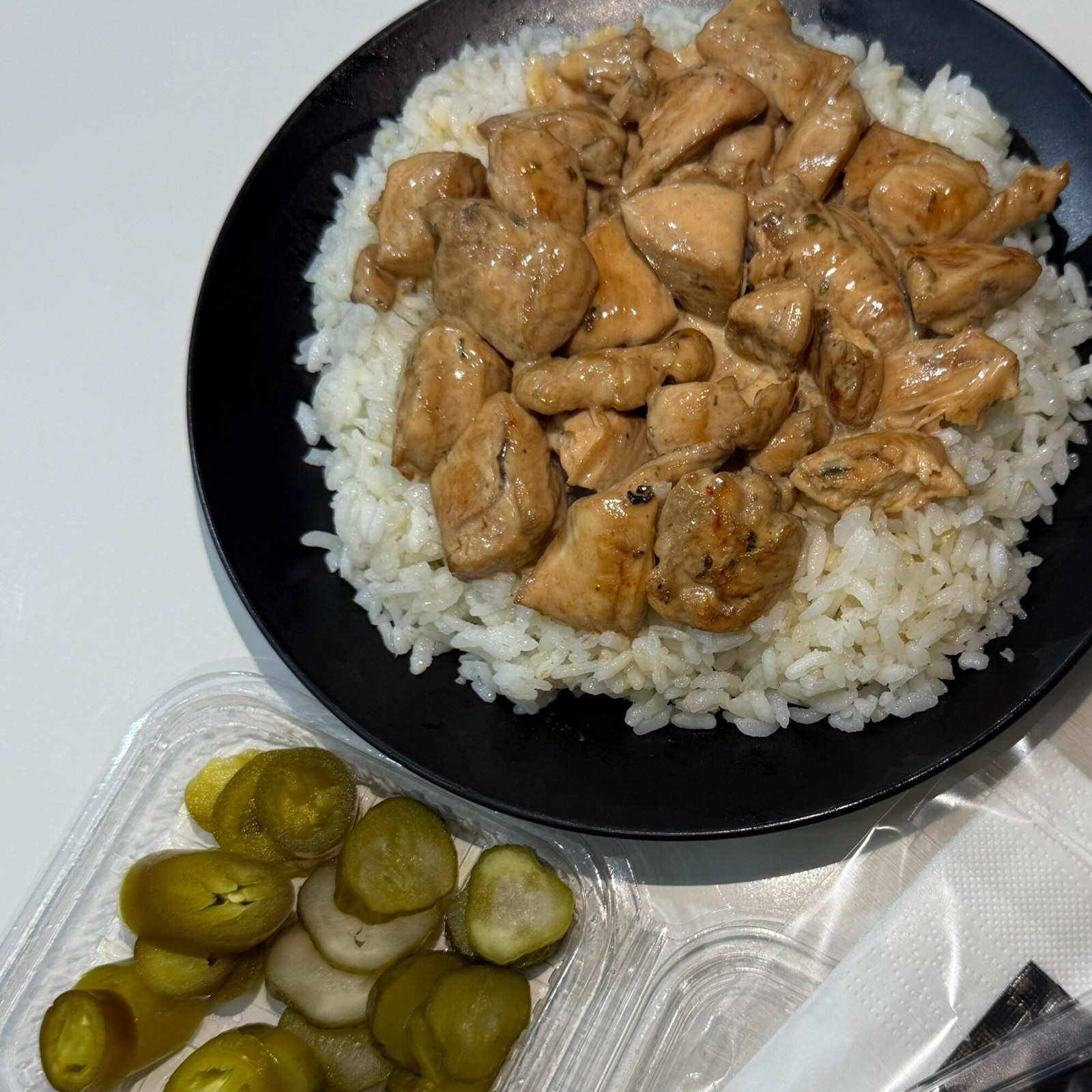Acı Soslu Tavuk Pilav