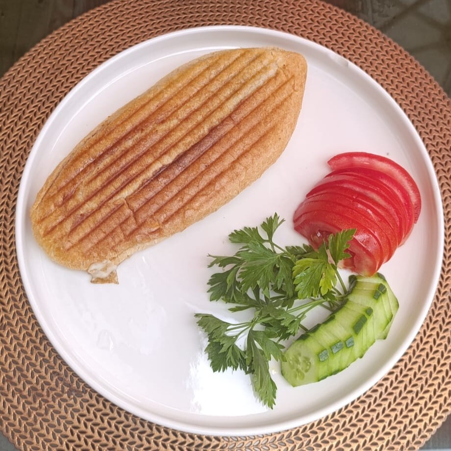Karışık Tost + Coca-Cola (33 cl.)